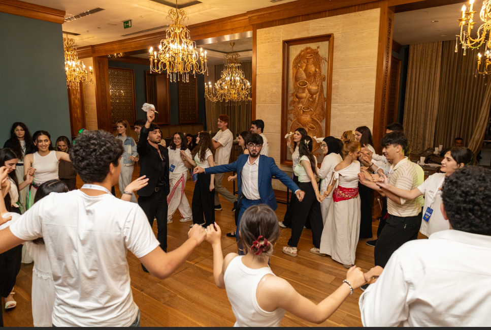 ATMU-nun 20 illik yubileyinə həsr olunmuş Yay Düşərgəsi keçirilib - FOTOLAR